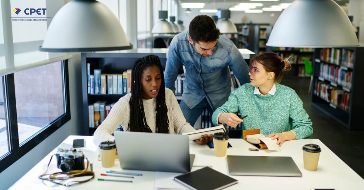 Conheca os 6 beneficios da sala de aula invertida