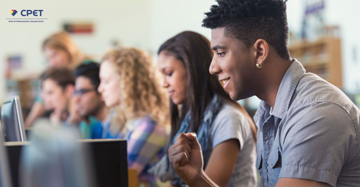 Fazer um curso tecnico EAD pode ajudar na busca por um novo emprego. Venha conhecer um pouco mais dessa modalidade e de como voce pode fazer