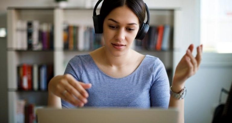 Vantagens dos cursos online para quem quer mudar de área